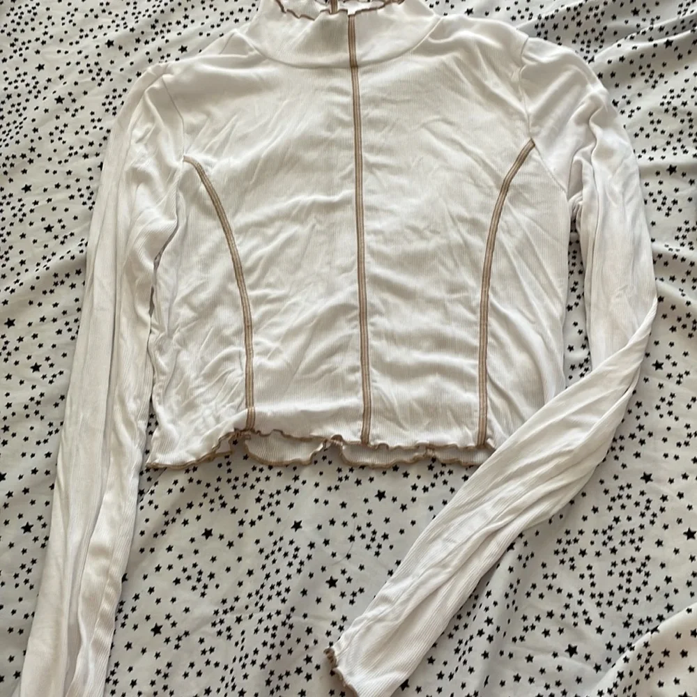 Aritzia Sunday Best “Ross Turtleneck” size medium - Picture 2 of 7